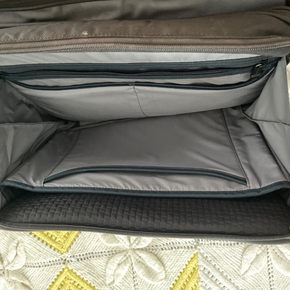 Tumi briefcase - Picture 3 of 9